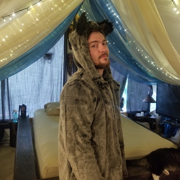 NEW!! FAUX FUR FESTIVAL COAT - Picture 2 of 3